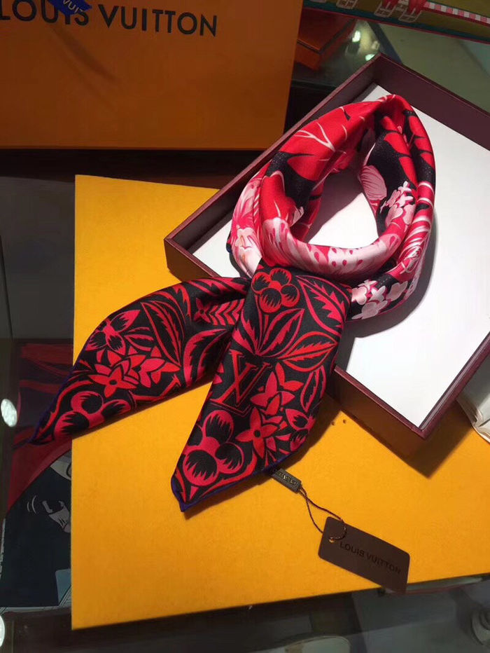 Louis Vuitton Scarf LVS00140